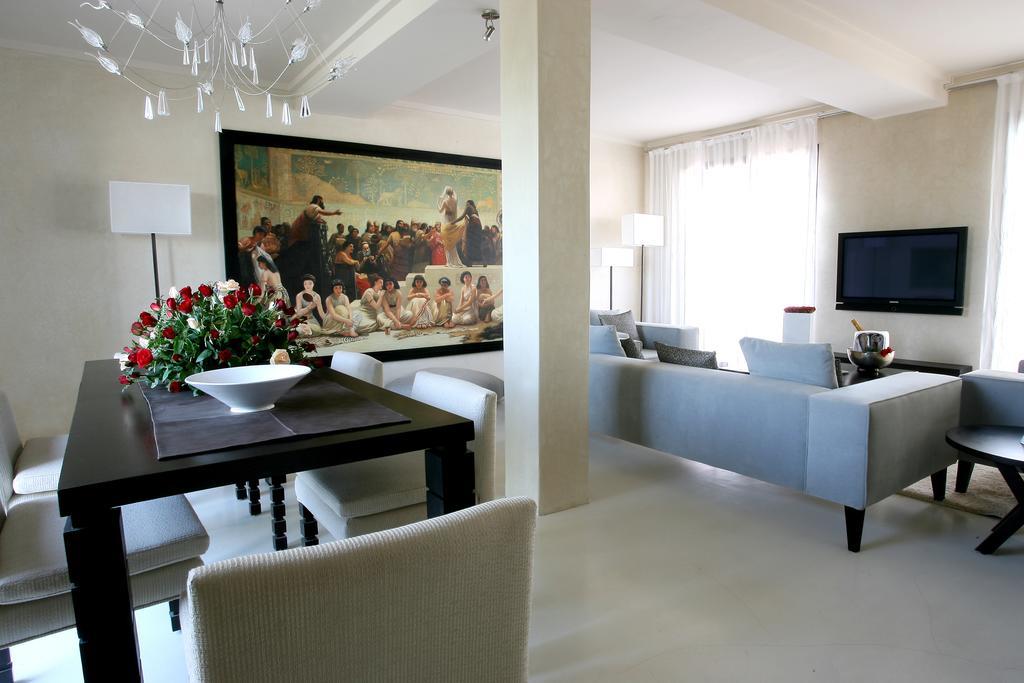 Les Jardins De La Koutoubia Hotel Marrakesh Værelse billede A living room in a house