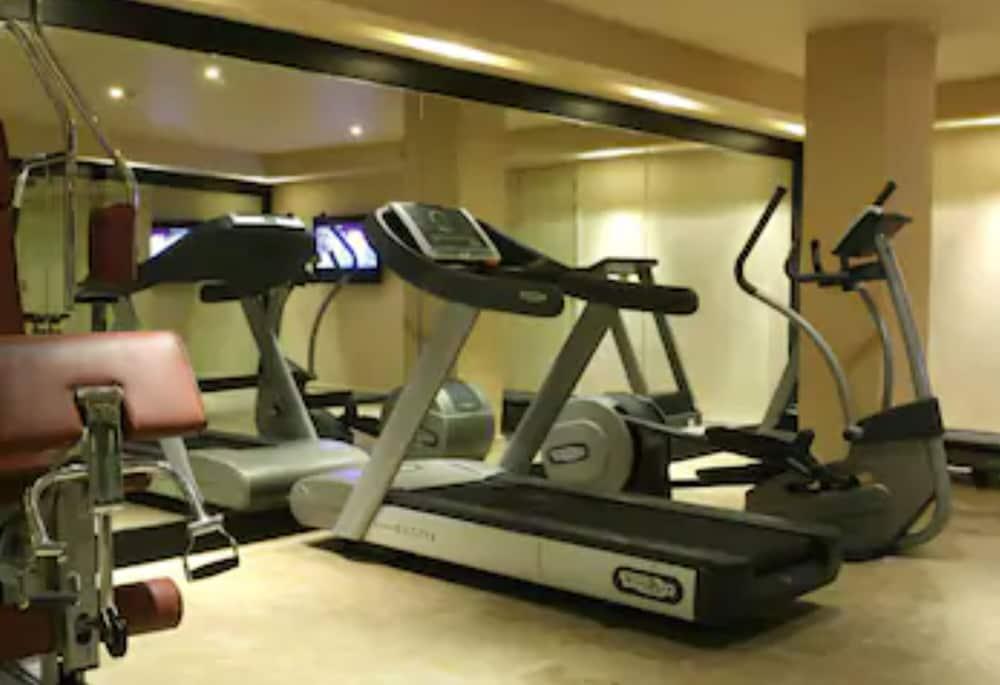 Les Jardins De La Koutoubia Hotel Marrakesh Eksteriør billede A treadmill