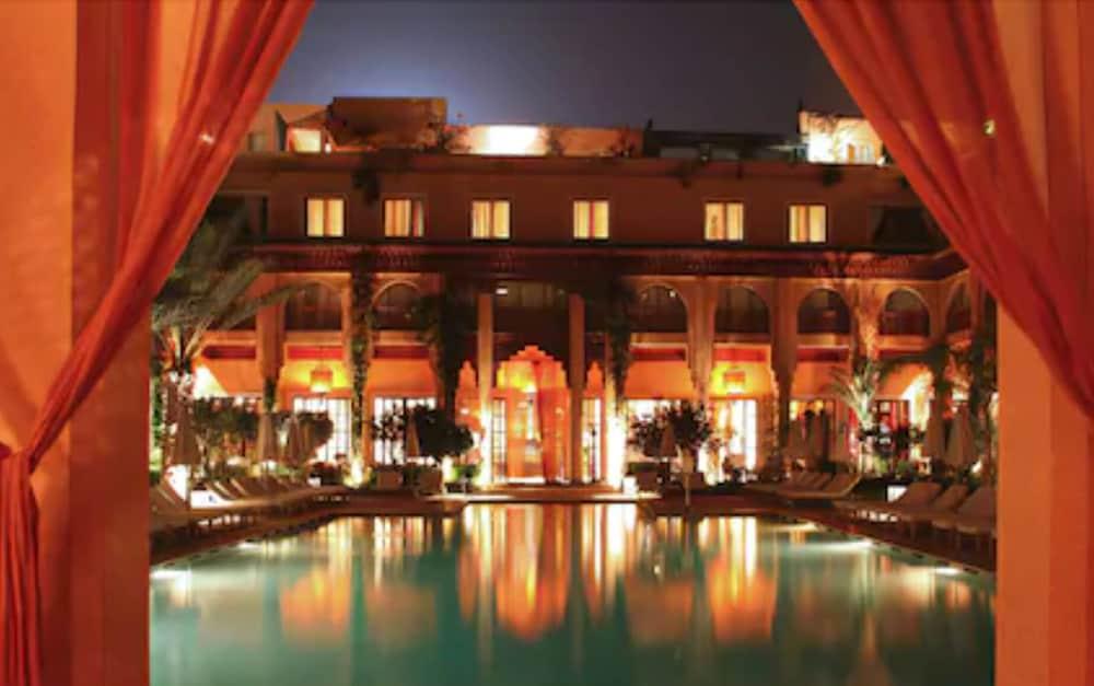 Les Jardins De La Koutoubia Hotel Marrakesh Eksteriør billede The pool at the hotel